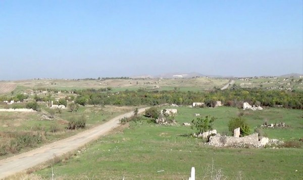 İşğaldan azad olunan Füzuli şəhərinin mərkəzində Azərbaycan bayrağı qaldırılıb