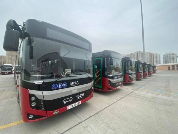 Bakıda pik saatlar üçün ehtiyat avtobuslar xəttə buraxıldı