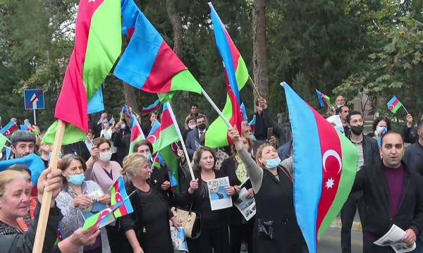 Döyüş iştirakçıları arasında təbliğat və təşviqat işləri davam edir