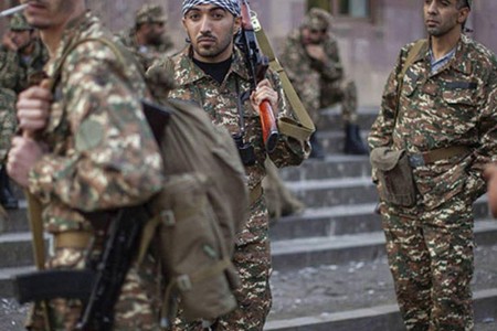 Rusiya qəzeti: "Muzdluların Ermənistana axını davam edir"