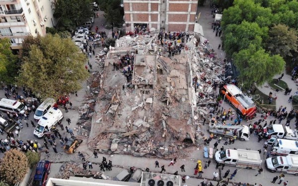 İzmirdə zəlzələdən ölənlərin sayı yenidən artdı