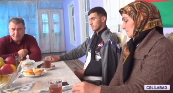 Dörd övladı cəbhədə döyüşən ATANI SİZ DƏ TANIYIN