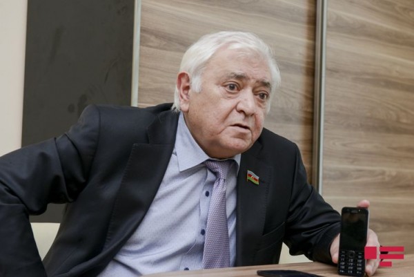 Aqil Abbasdan polis və hərbçilərlə bağlı TƏKLİF