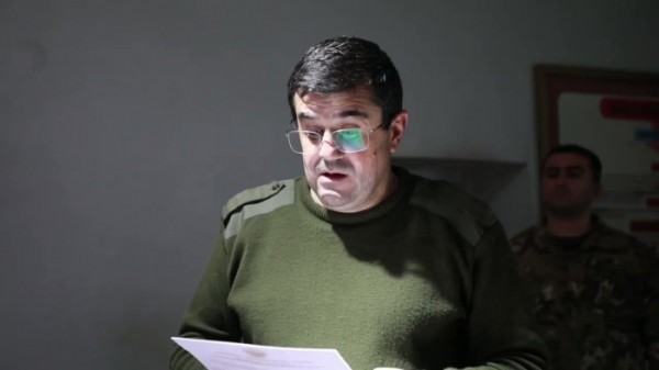 Erməni general Arutyunyanı döydü