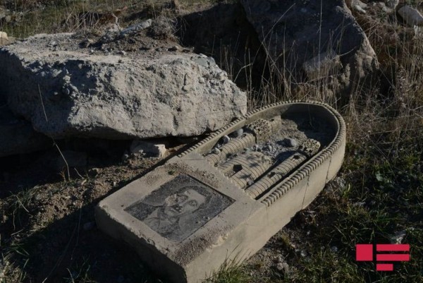 Sərhədsiz erməni barbarlığının daha bir sübutu: Füzulinin Kürdlər kəndində qəbiristanlığı dağıdıblar