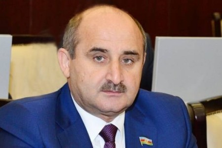 Çingiz Qənizadə keçmiş deputatla bağlı söhbətlərə aydınlıq gətirdi