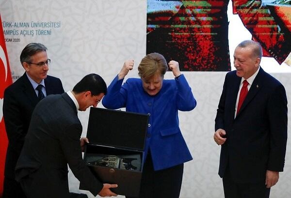 Türkiyə hörmətə layiqdir, dəstəkləməliyik - Merkel