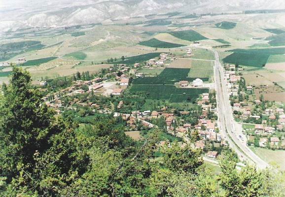 Ermənilər Laçında doqquzuncu əsrə aid abidəyə saxta “tarixi lövhələr” yerləşdiriblər