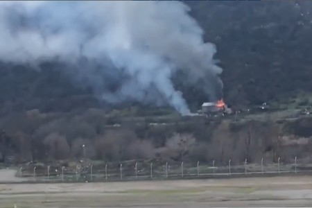 Ermənilər Qafandakı evlərini yandırıb çıxdılar - Video