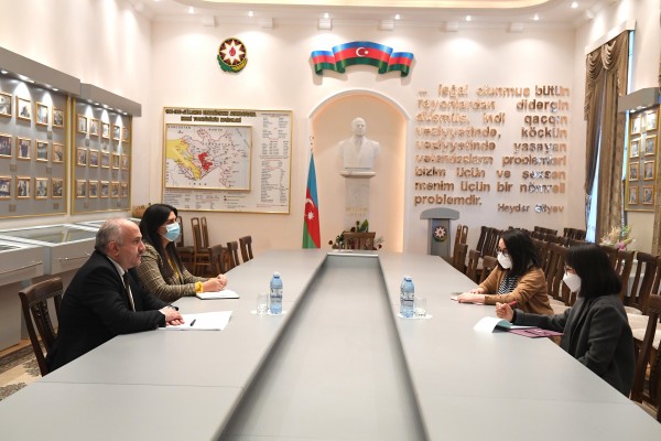 Dövlət Komitəsində Koreyanın Azərbaycandakı səfirliyinin nümayəndələri ilə görüş keçirilib