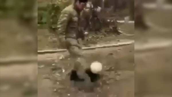 Azərbaycanlı əsgər topla məharətini göstərdi
