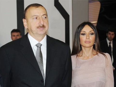 Prezident və xanımı Rober Osseynin ailəsinə başsağlığı verib