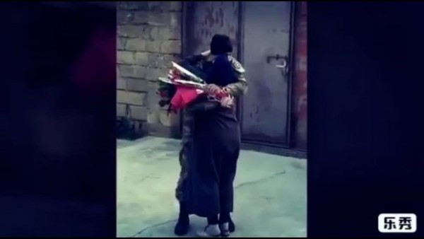 Vətən müharibəsinin daha bir könüllüsü geri döndü