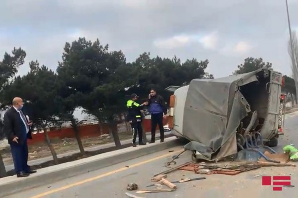 Bakı-Sumqayıt yolunda ağır qəza: ölən var