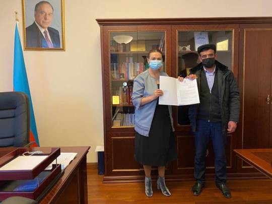 Qənirə Paşayeva şəhid zabitimizin atası ilə görüşüb