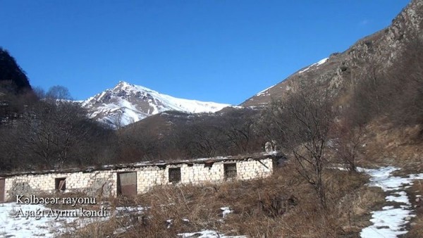 Kəlbəcərin Aşağı Ayrım kəndi