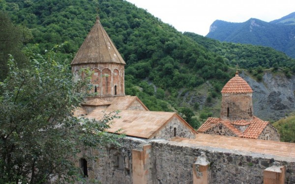 Murov dağından Kəlbəcərə, Xudavəng monastırına səyahət