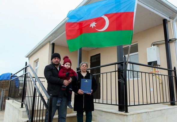 Şəhid ailələrinə və Qarabağ müharibəsi əlillərinə yeni evlər verildi - FOTO