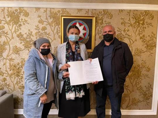 Millət vəkili şəhid zabitin atası ilə görüşdü