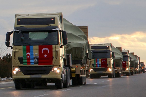 Hərbi qulluqçularımız “Qış təlimi-2021”də iştirak etmək üçün Qarsa yola düşüblər