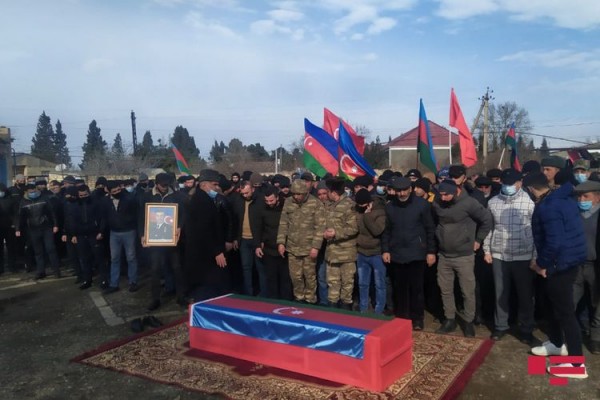 Azərbaycan ordusunun şəhid olan 2 əsgəri Gəncədə dəfn edilib - FOTO