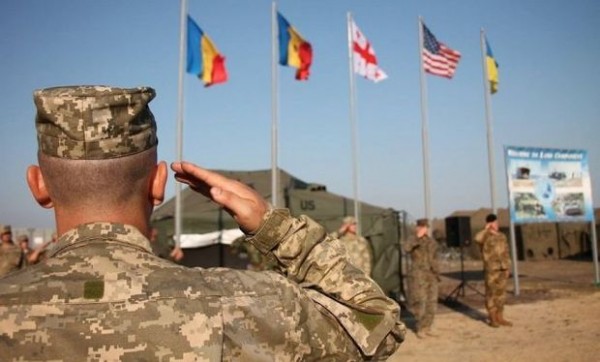 Ukrayna ərazisinə xarici hərbi qüvvələrin daxil olmasına icazə verildi