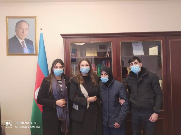 Qənirə Paşayeva şəhid Cəmil Səlimovun ailəsi ilə görüşüb