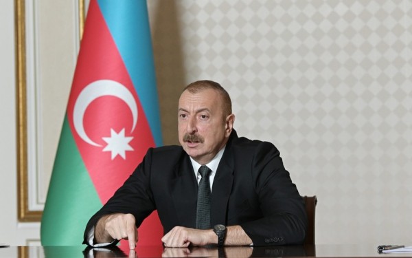 Dövlət başçısı FHN və DSX-ni sərt tənqid etdi: "Hərə otursun yerində, öz işi ilə məşğul olsun, məni də əsəbləşdirməsin"