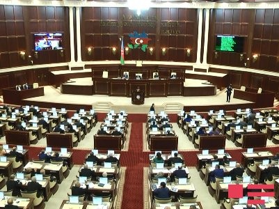 Milli Məclisin sədri və deputatların maaşı açıqlandı