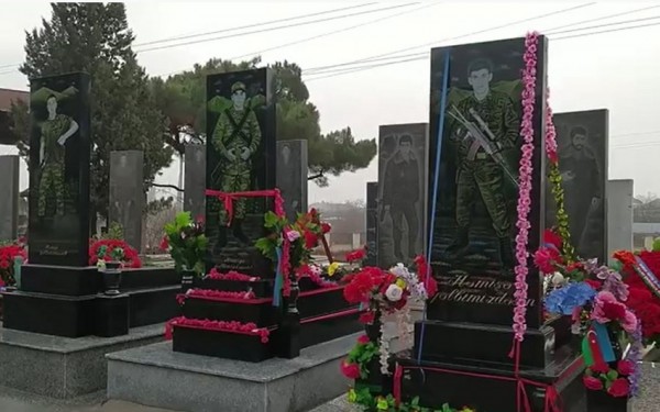 Ermənilərin vurduğu maşından sağ çıxdı və təkbaşına düşmənin üzərinə getdi
