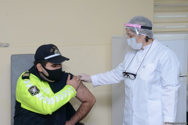 Polislərin vaksinasiyasına başlandı - FOTO