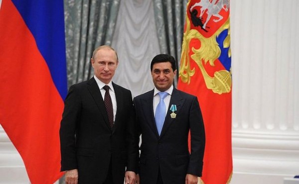 Putin Qod Nisanovu təltif etdi