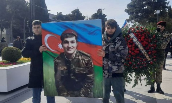 4 aydan çox komada qalandan sonra vəfat edən Tacəddin dəfn edilib - FOTO