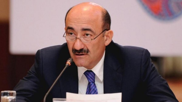 Sabiq nazirin Azərbaycandan çıxışına “stop” qoyuldu