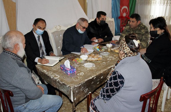 Müdafiə Nazirliyi itkin düşmüş hərbçilərin ailələri ilə görüşdü - FOTO