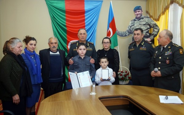 NATO şəhid mayorumuzu medalla təltif edib - FOTO