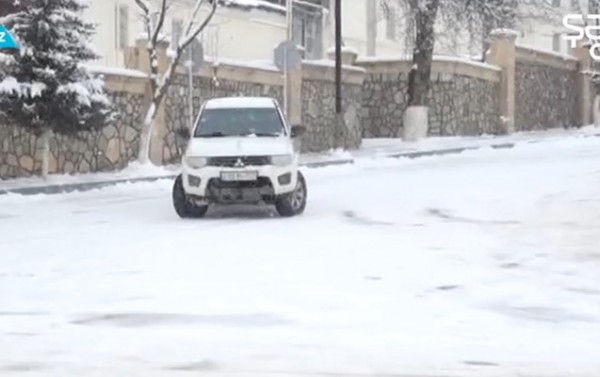Yol polisi ölkə üzrə buzlaşma olan yolları açıqlayıb
