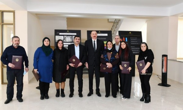 Bakıda şəhid ailələri və müharibə əlillərinə mənzillərin təqdim olunması mərasimi keçirilib