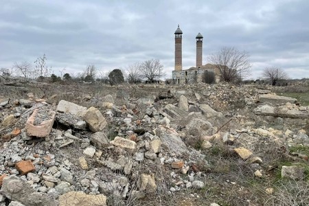 "Hətta Suriyanın Homs şəhərində bu qədər böyük dağıntılar görmədim" - Ukraynalı hərbi müxbir