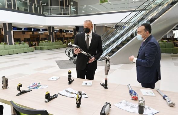 İlham Əliyev Bakıda yeni DOST mərkəzinin açılışında -  YENİLƏNİB - FOTO