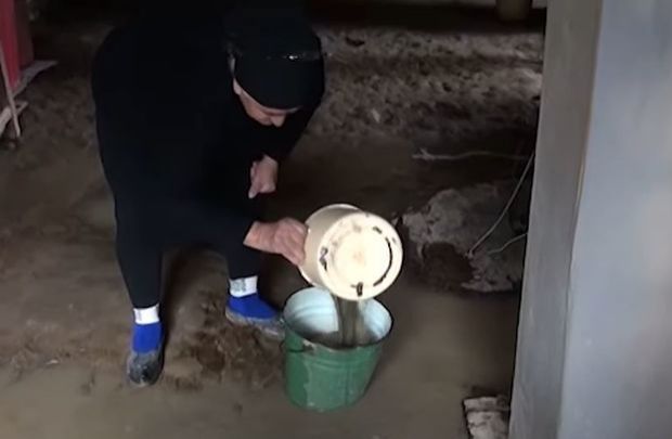 Torpaq sürüşməsi şəhid anasının evini təhlükəli vəziyyətə saldı -  VİDEO