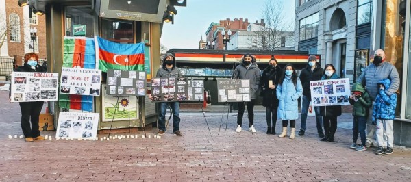 Bostonda Xocalı soyqırımı ilə bağlı "səssiz" aksiya keçirilib - FOTO