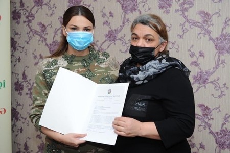 Qənirə Paşayeva şəhid XTQ kapitanı Nurlan Mustafayevin anası ilə görüşüb - FOTO