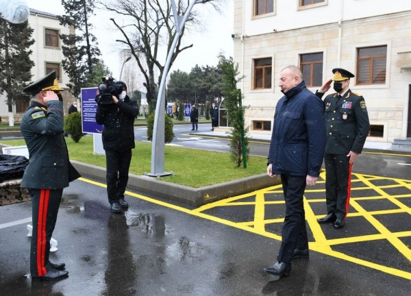 Prezident Bakıda yeni inşa olunan hərbi hissəsinin açılışında  - Yenilənib