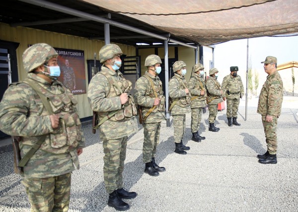 Müdafiə naziri işğaldan azad edilmiş ərazilərdə yerləşən bölmələrdə olub