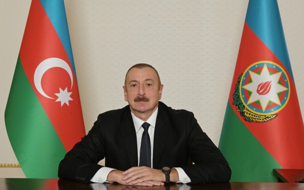 Prezident Rus Dram Teatrının əməkdaşlarına fəxri adlar verdi - SƏRƏNCAM