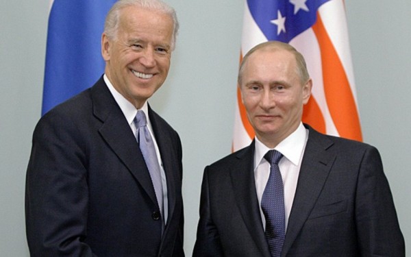 Putin Baydeni üzbəüz görüşə dəvət etdi