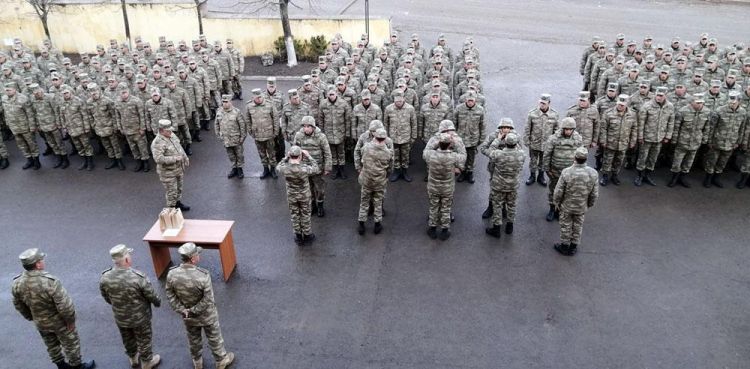 Azərbaycan Ordusunda xidmət müddəti keçmiş hərbçilər tərxis olunur -  FOTO