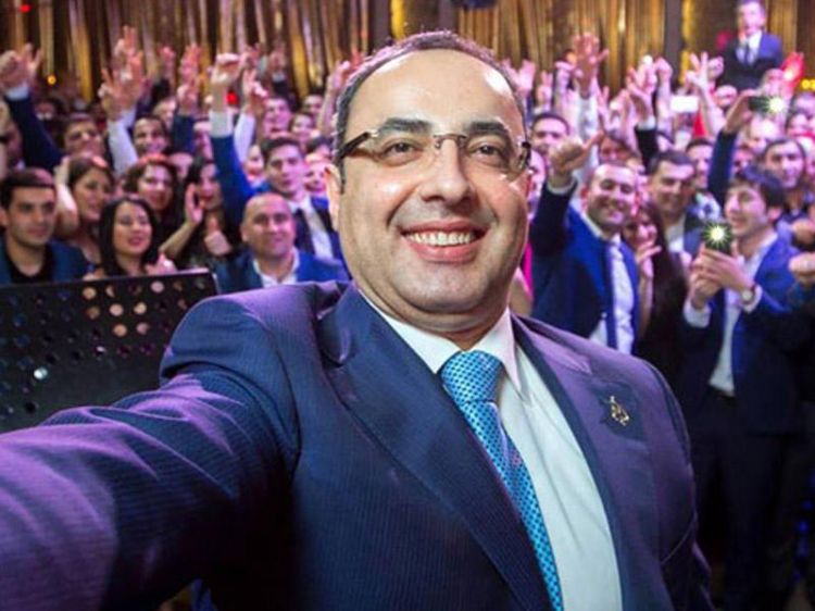 “İdeal” mağazalar şəbəkəsinin keçmiş sahibinin  həbs detalları açıqlandı