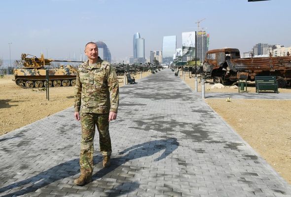 İlham Əliyev Bakıda Hərbi Qənimətlər Parkının açılışında iştirak etdi -  FOTO - VİDEO